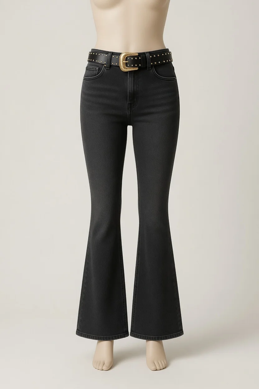 Calça Flare Black Denim – Elegância e Versatilidade