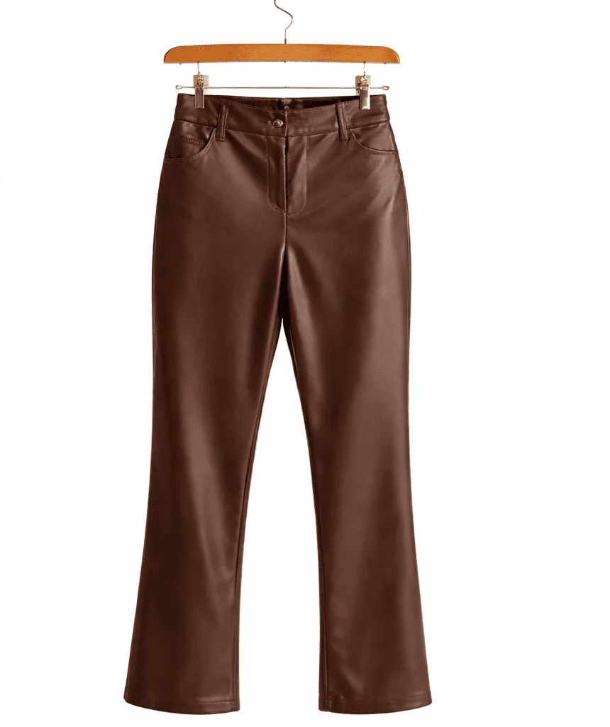 Conjunto Western Glam: Corselet Cowprint & Calça de Couro Eco