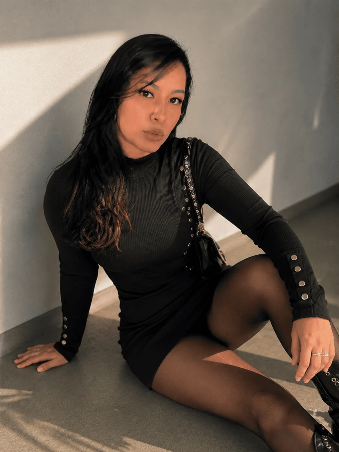Vestido Canelado Premium Preto com Botões Dourados
