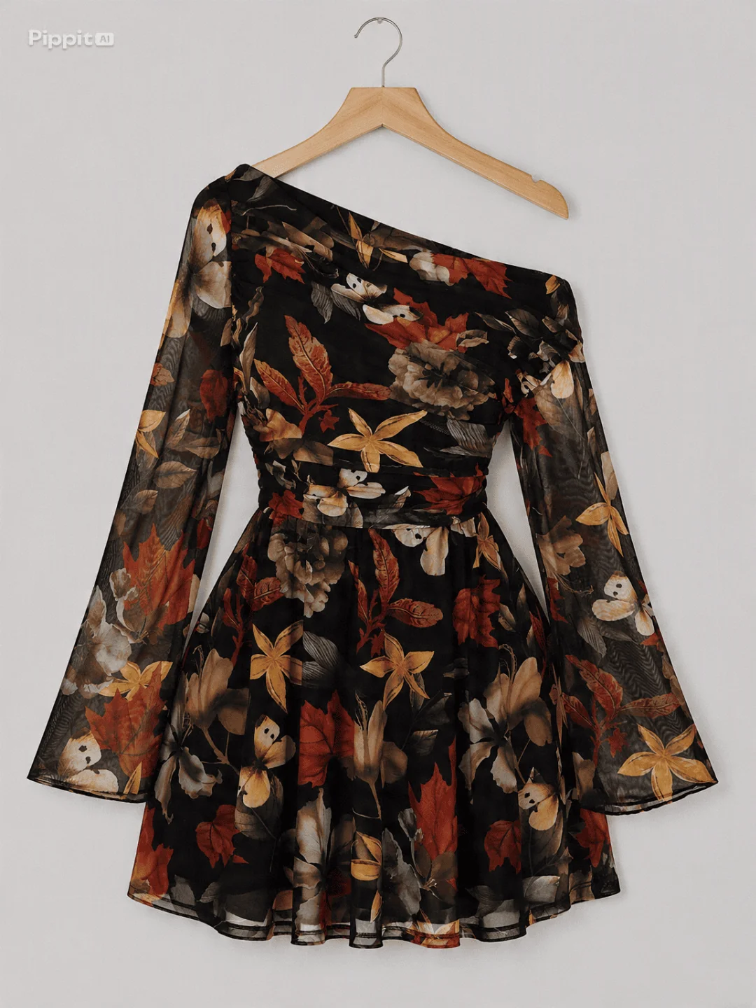 Vestido Preto com Estampa de Folhagens