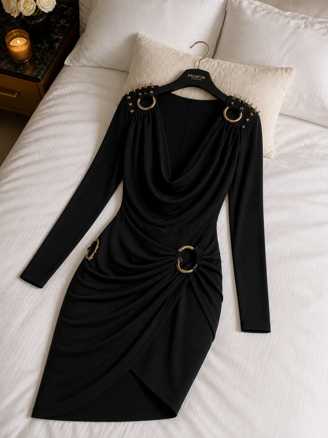 Vestido Preto Premium com Detalhes em Metal
