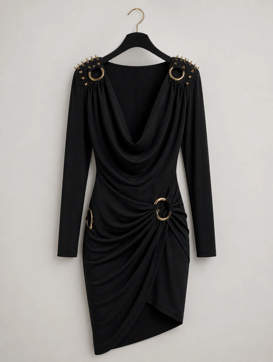 Vestido Preto Premium com Detalhes em Metal